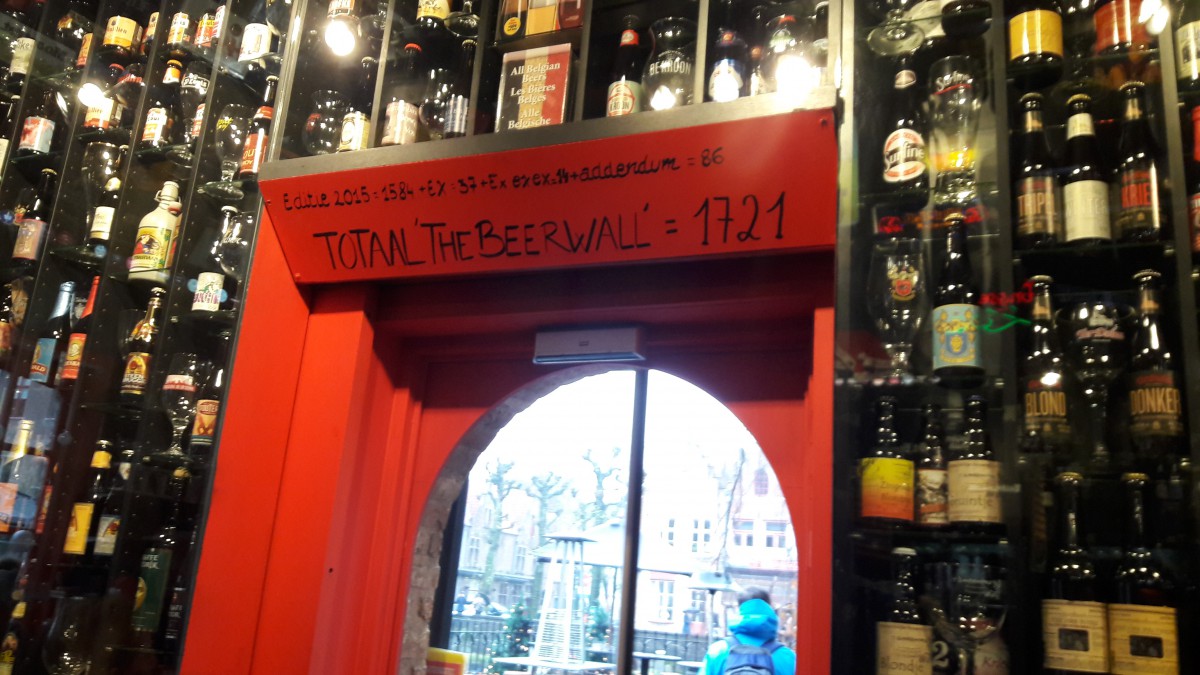 Parede de Cervejas em Bruges