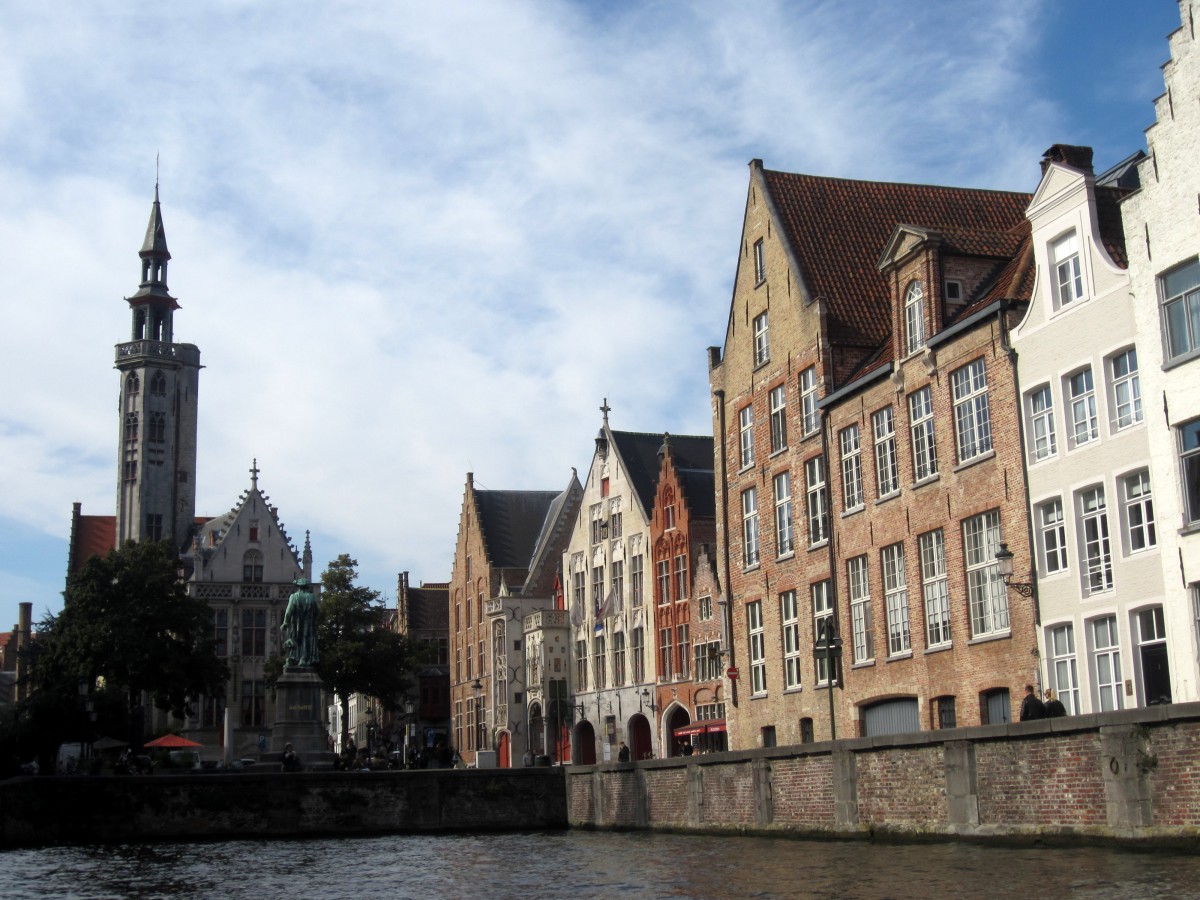 Passeio de barco em Bruges. Foto: NiKi Verdot | 1001 Dicas de Viagem