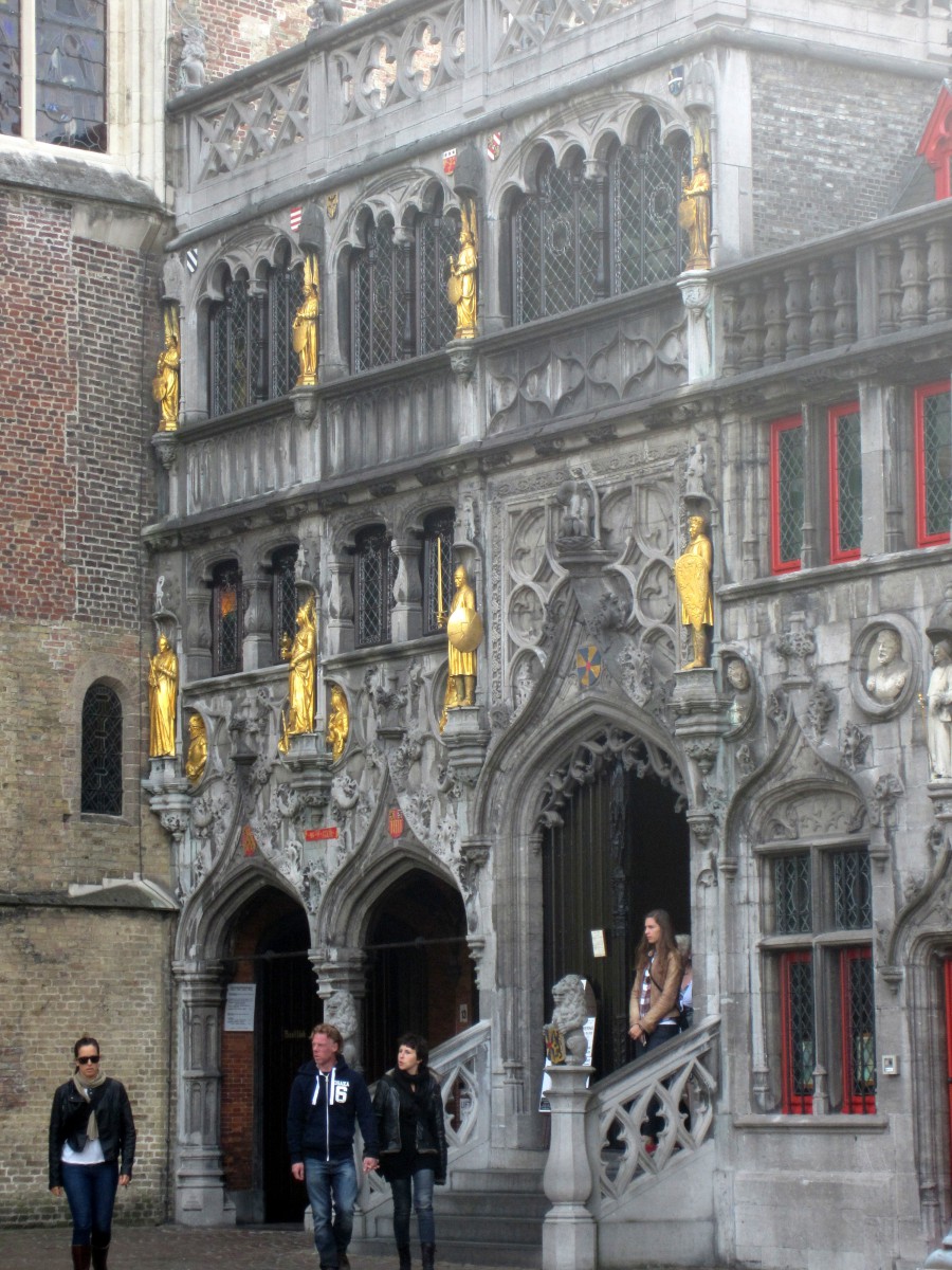 Basílica do Sangue Sagrado - Bruges, Bélgica. Foto: NiKi Verdot | 1001 Dicas de Viagem 