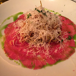 Carpaccio di filetto alla melanzana.