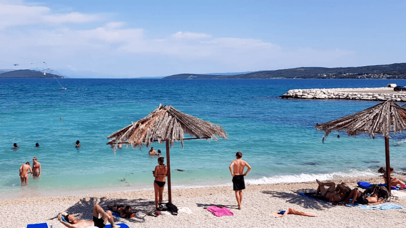 Roteiro pela Croácia - Aeroporto de Split Praias de Split | 1001 Dicas de Viagem