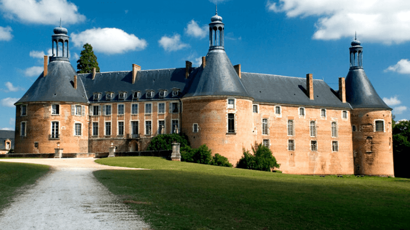 Spectacle du Château de Saint-Fargeau | Guide France