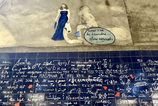 Roteiro em Paris: Muro dos Eu Te Amo - Muro do Eu Te Amo - Mur des Je t'Aime | 1001 Dicas de Viagem