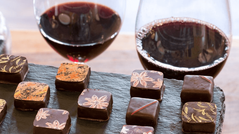 Harmonização de vinho e chocolate. Como harmonizar vinhos e chocolates. Escolhendo vinho para combinar com chocolate. Vinho na Páscoa.